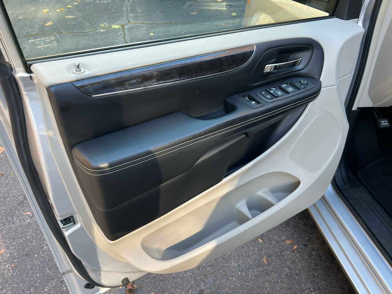 Chrysler Town & Country Touring-L 2012 Chrysler Town & Country Touring-L 2012