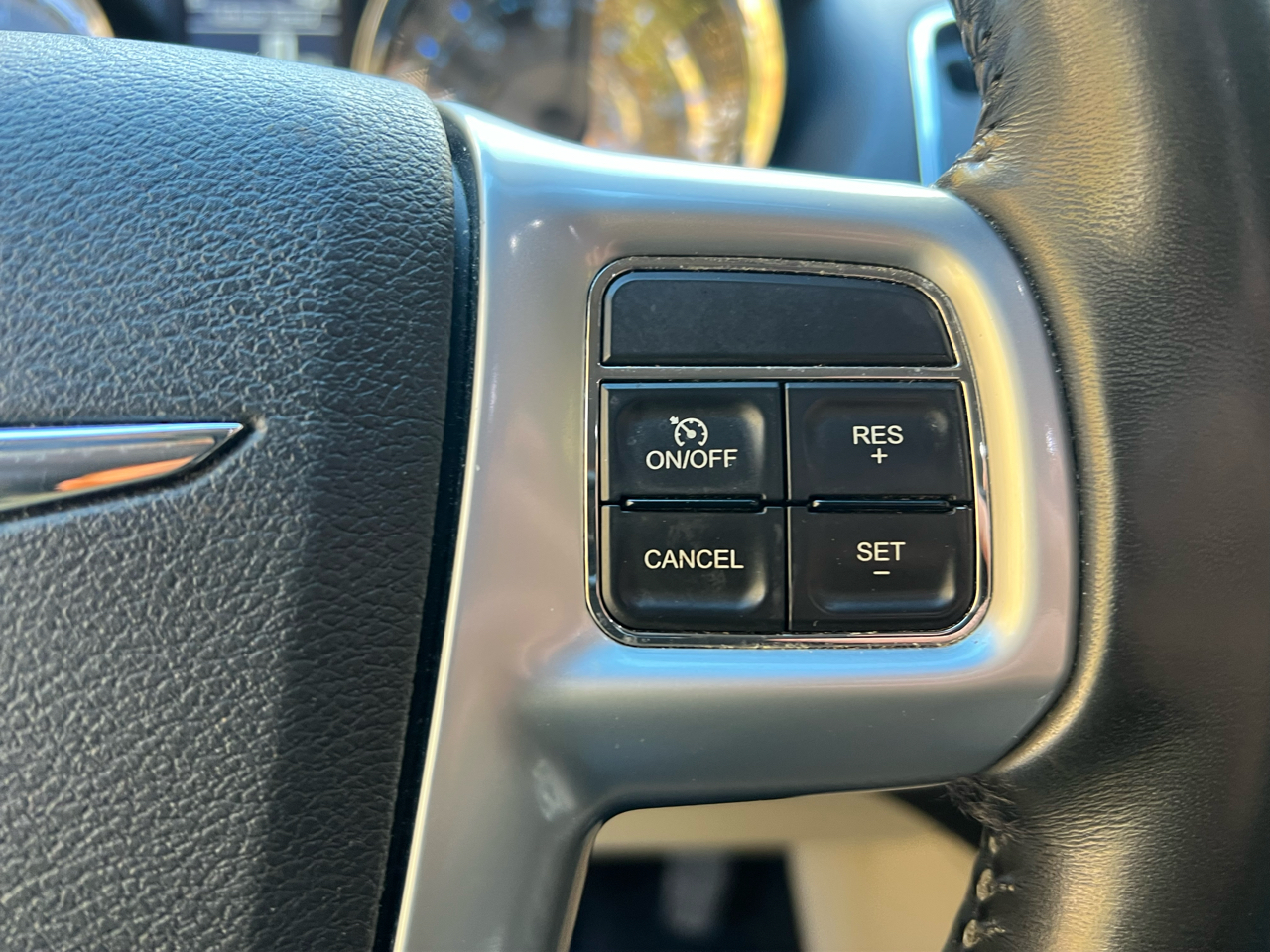 Chrysler Town & Country Touring-L 2012 Chrysler Town & Country Touring-L 2012