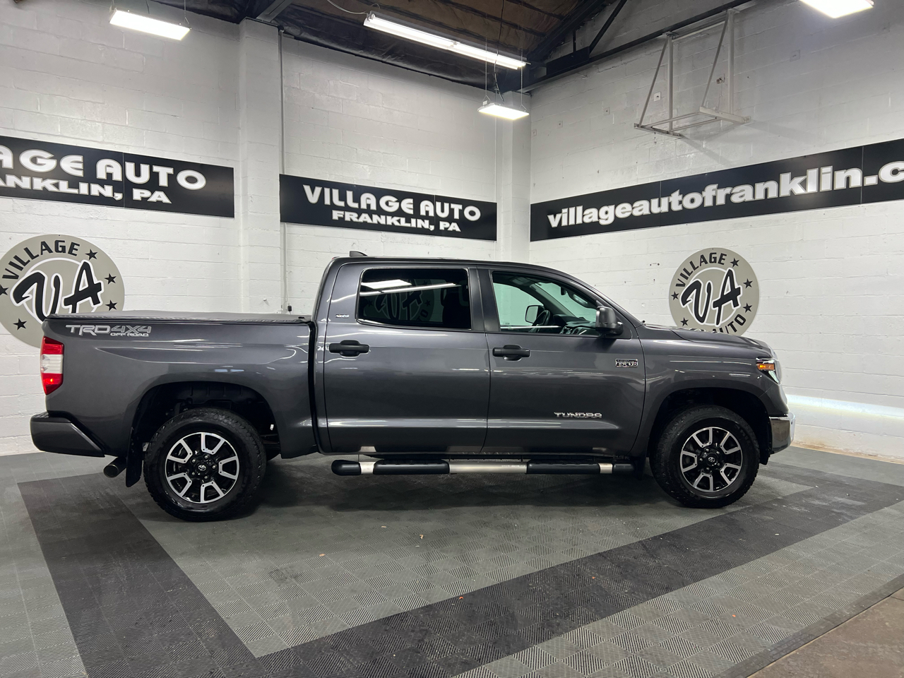Toyota Tundra SR5 5.7L V8 CrewMax 4WD 2020