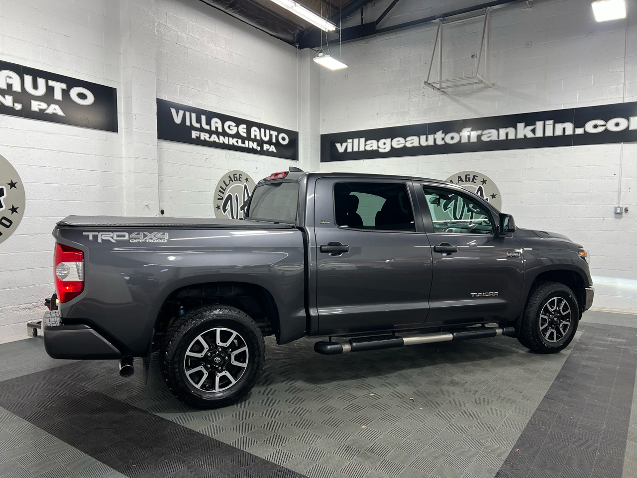 Toyota Tundra SR5 5.7L V8 CrewMax 4WD 2020