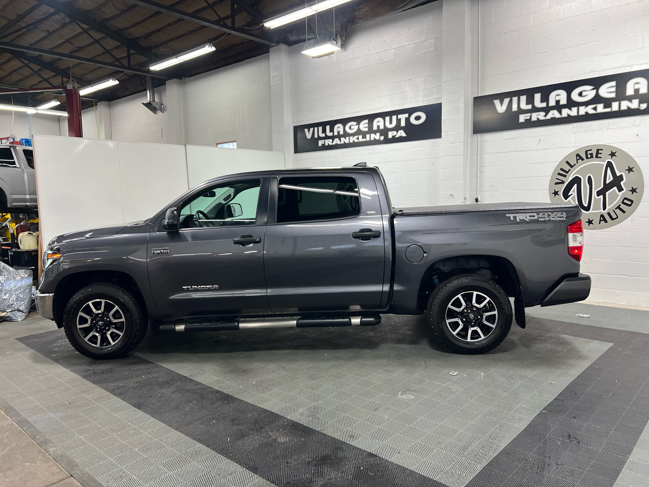 Toyota Tundra SR5 5.7L V8 CrewMax 4WD 2020