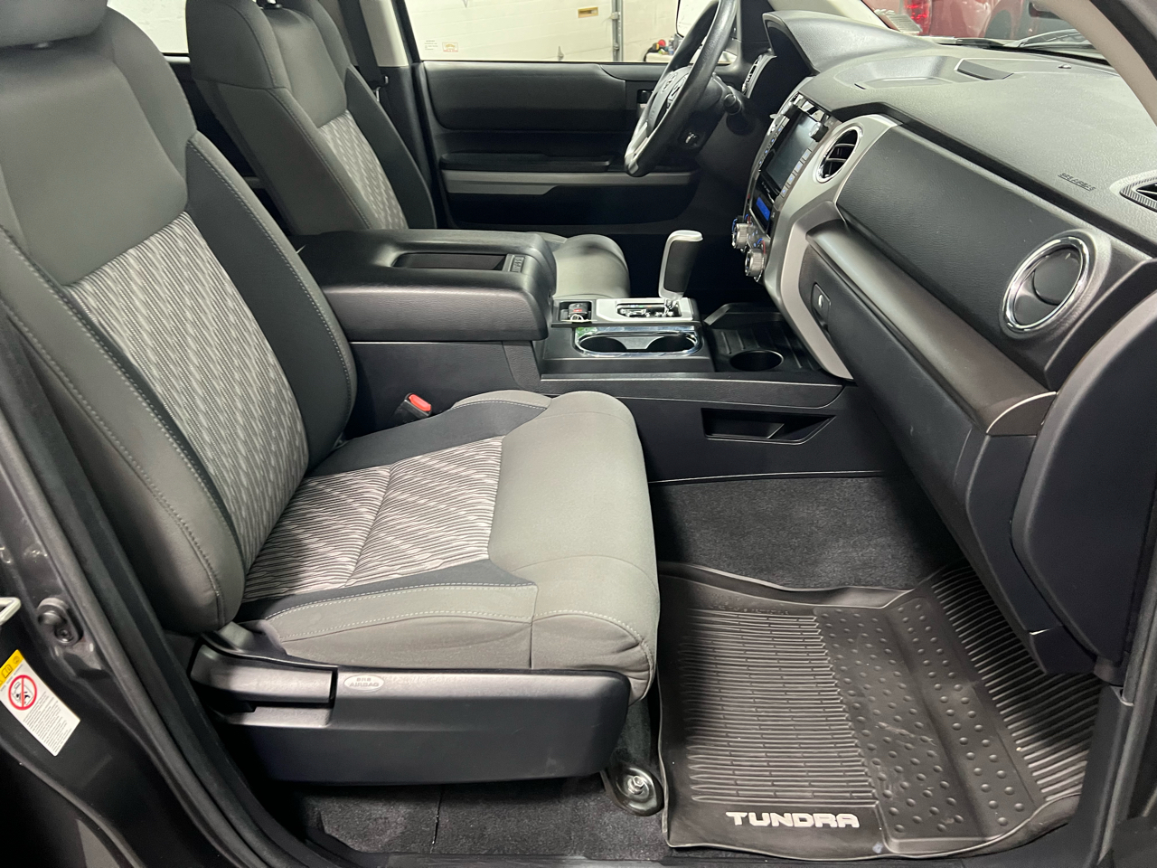 Toyota Tundra SR5 5.7L V8 CrewMax 4WD 2020