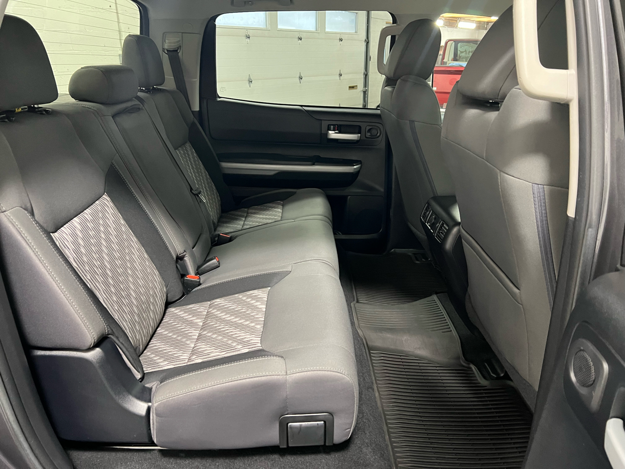 Toyota Tundra SR5 5.7L V8 CrewMax 4WD 2020