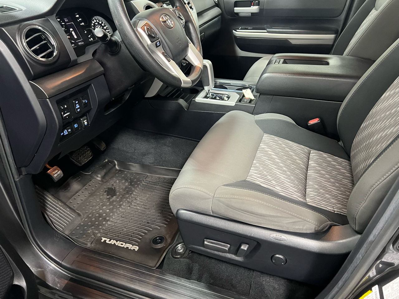 Toyota Tundra SR5 5.7L V8 CrewMax 4WD 2020