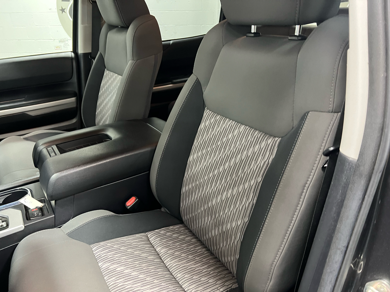 Toyota Tundra SR5 5.7L V8 CrewMax 4WD 2020