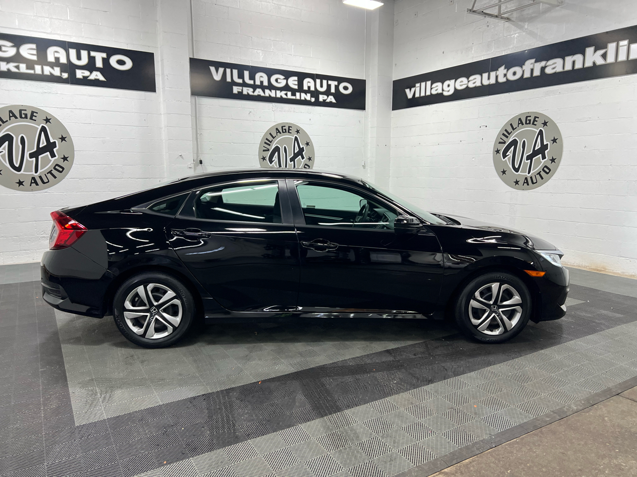 Honda Civic 4dr Sdn LX Auto 2018