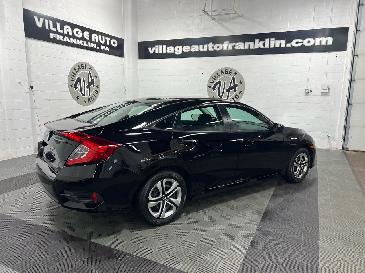 Honda Civic 4dr Sdn LX Auto 2018