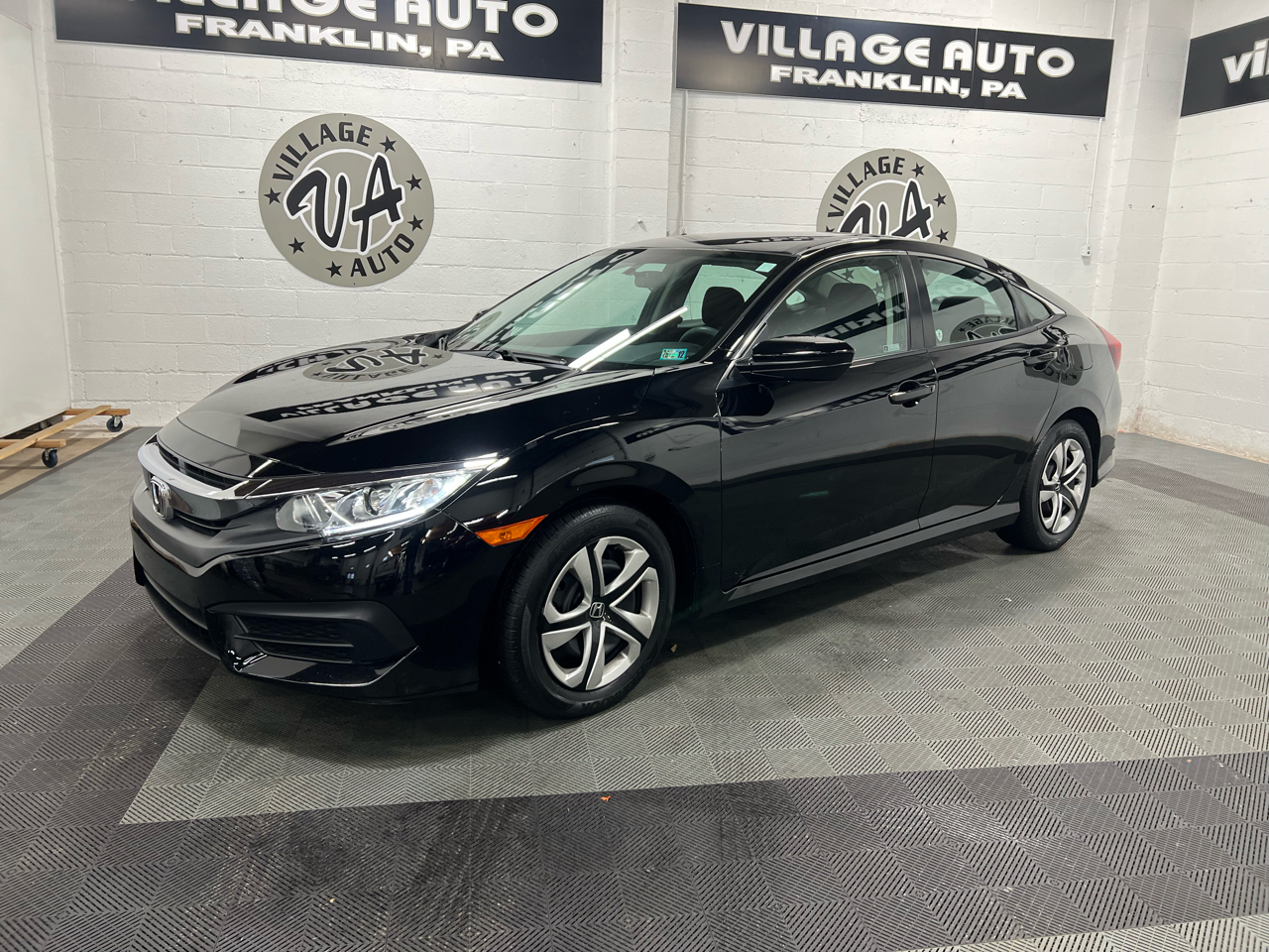 Honda Civic 4dr Sdn LX Auto 2018