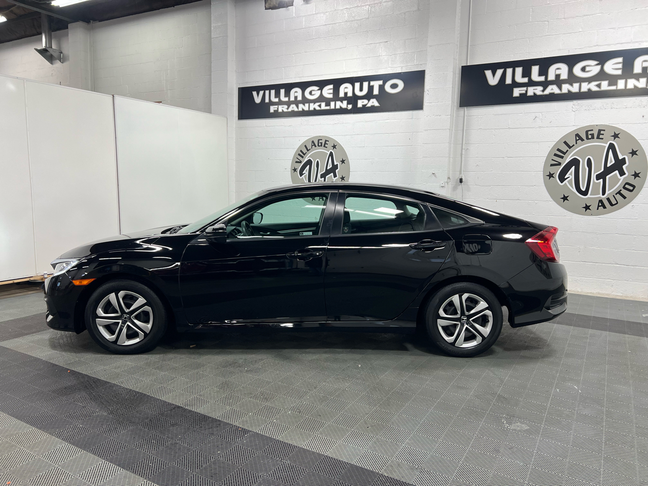 Honda Civic 4dr Sdn LX Auto 2018