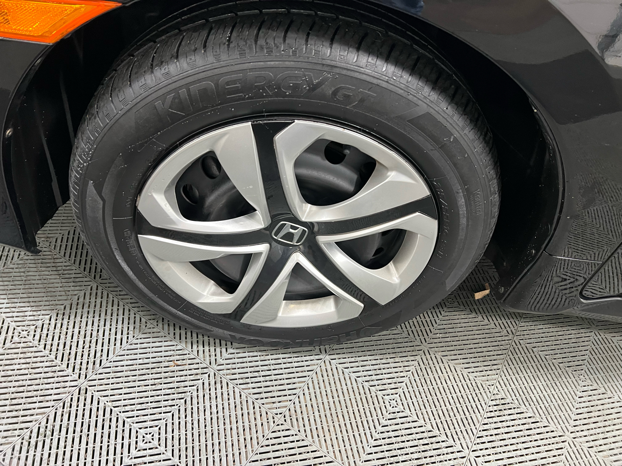 Honda Civic 4dr Sdn LX Auto 2018