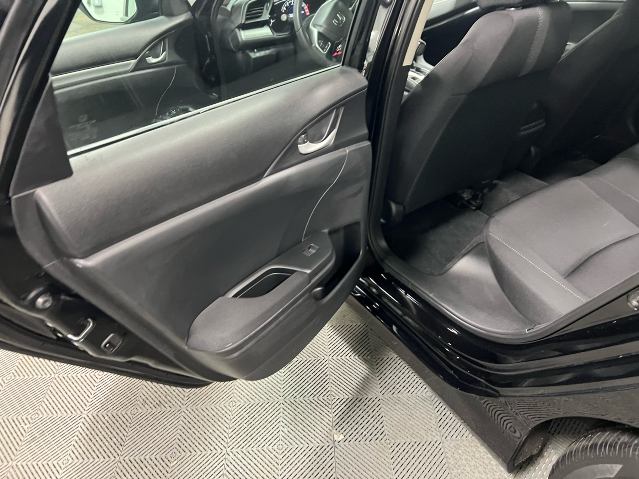 Honda Civic 4dr Sdn LX Auto 2018