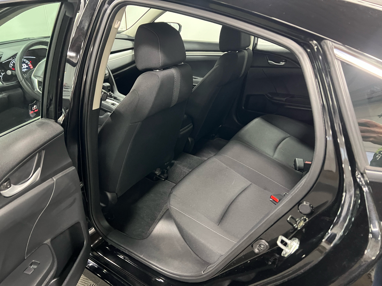 Honda Civic 4dr Sdn LX Auto 2018