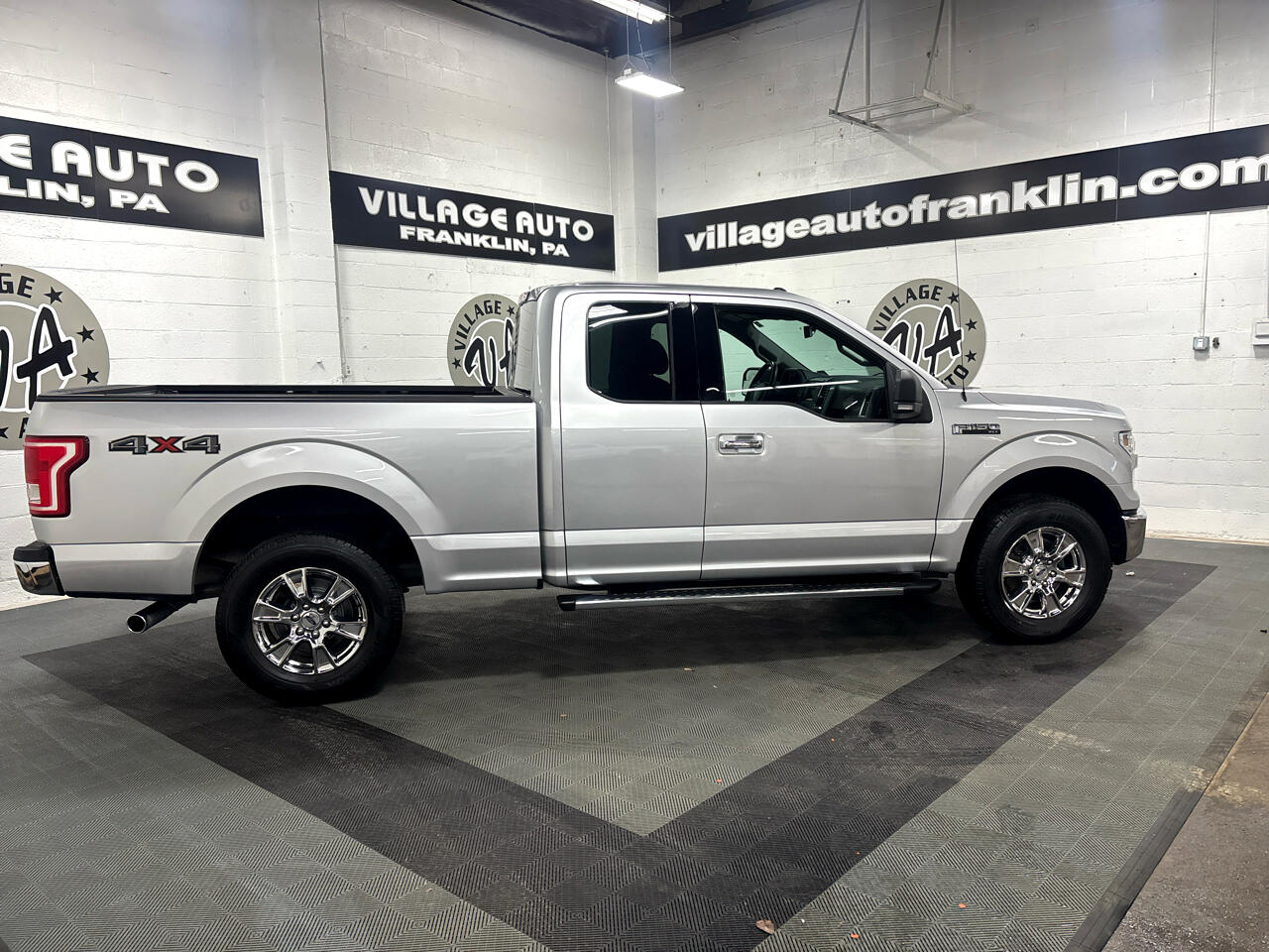 Ford F-150 4WD SuperCrew 145" XLT 2016