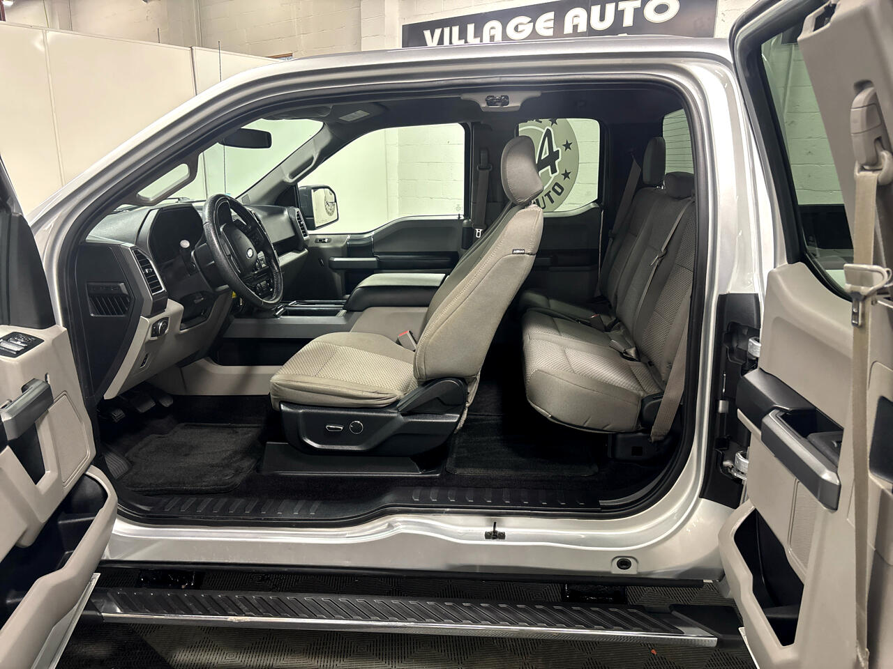 Ford F-150 4WD SuperCrew 145" XLT 2016