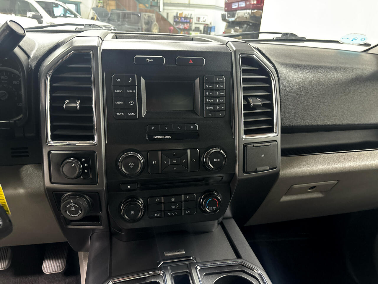 Ford F-150 4WD SuperCrew 145" XLT 2016