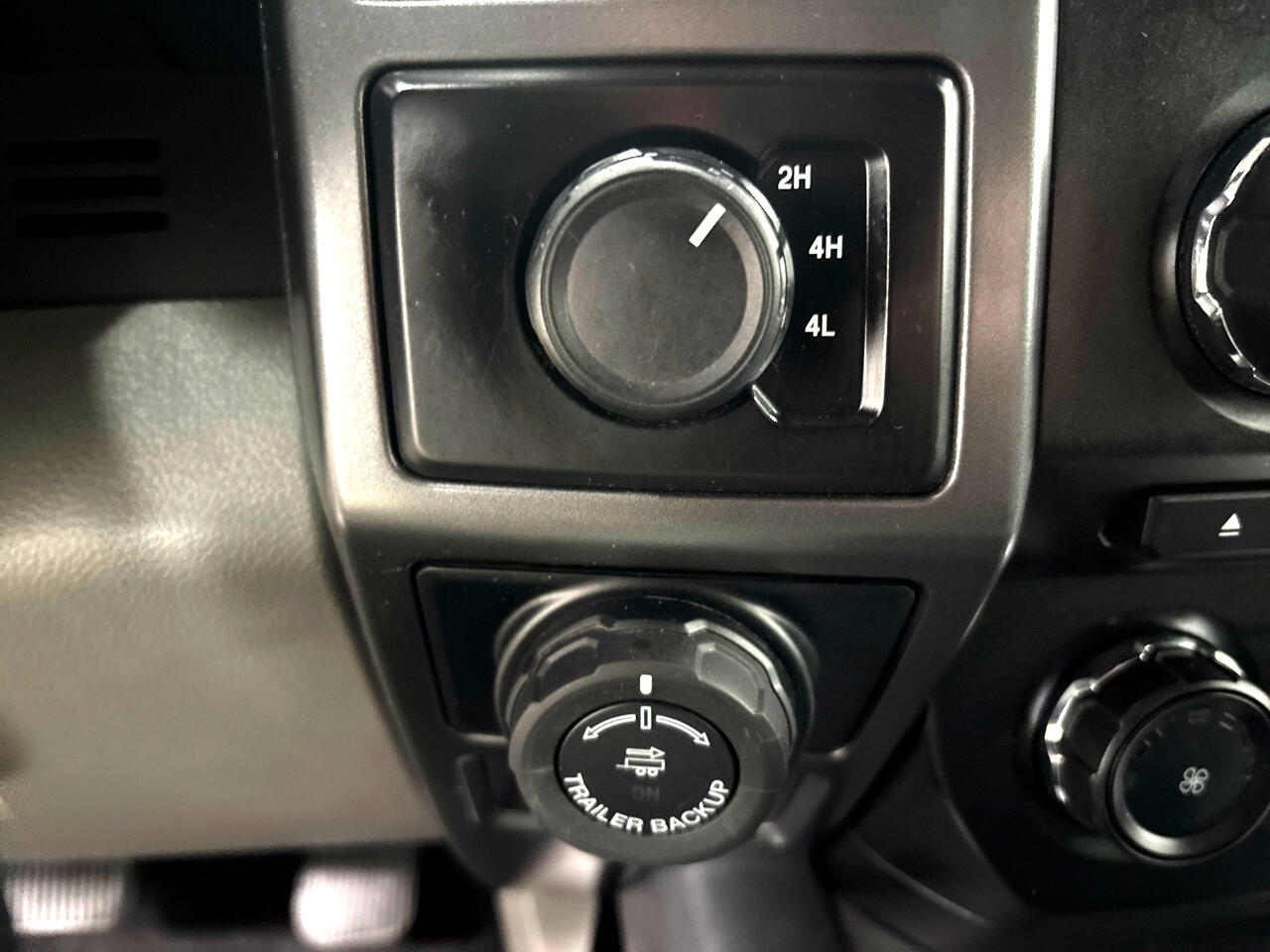 Ford F-150 4WD SuperCrew 145" XLT 2016