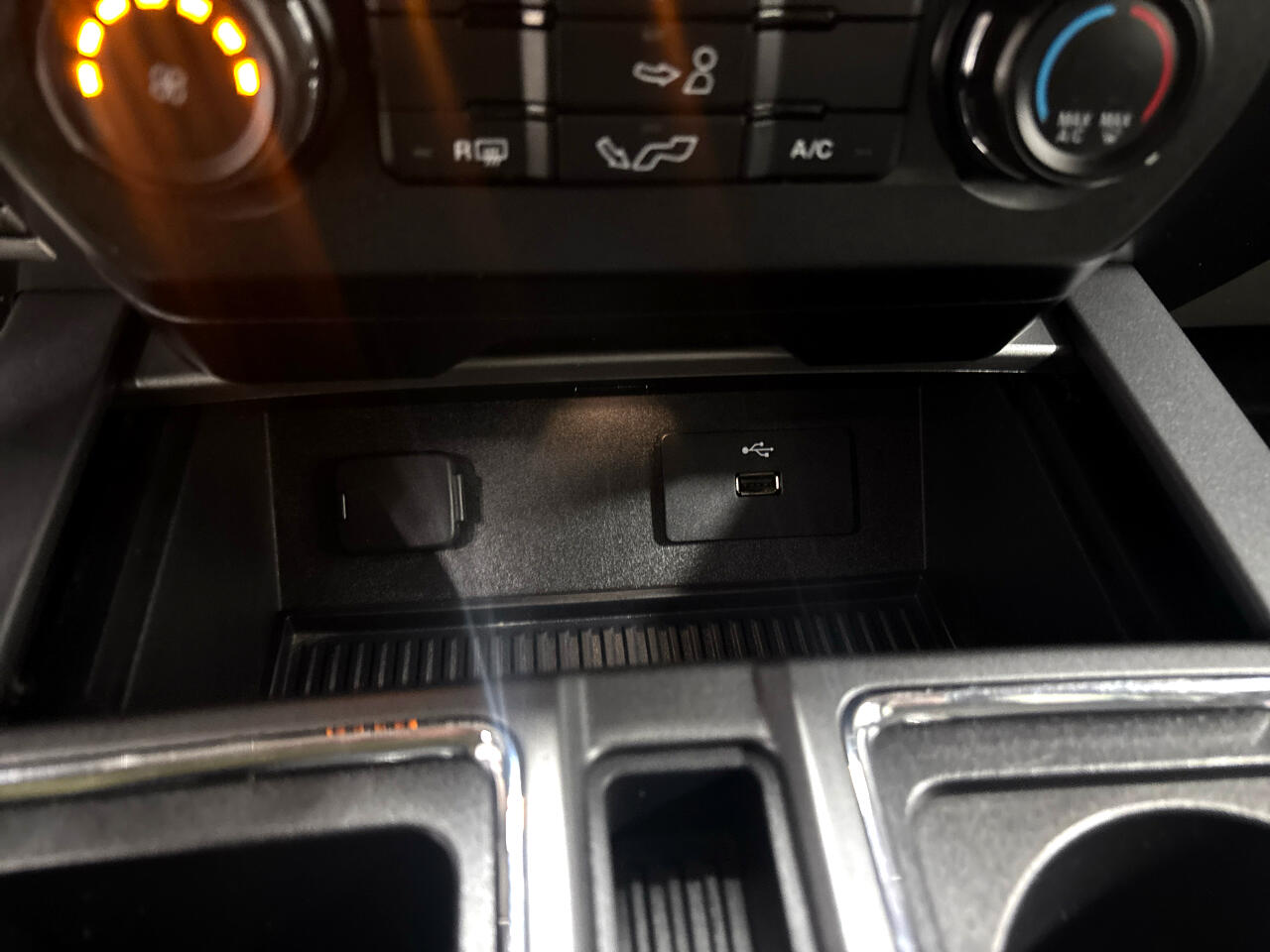 Ford F-150 4WD SuperCrew 145" XLT 2016