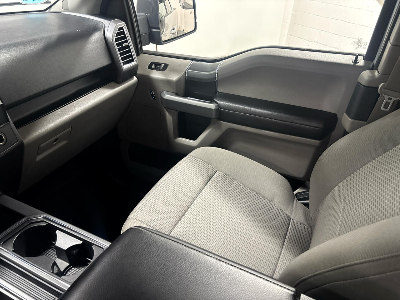 Ford F-150 4WD SuperCrew 145" XLT 2016