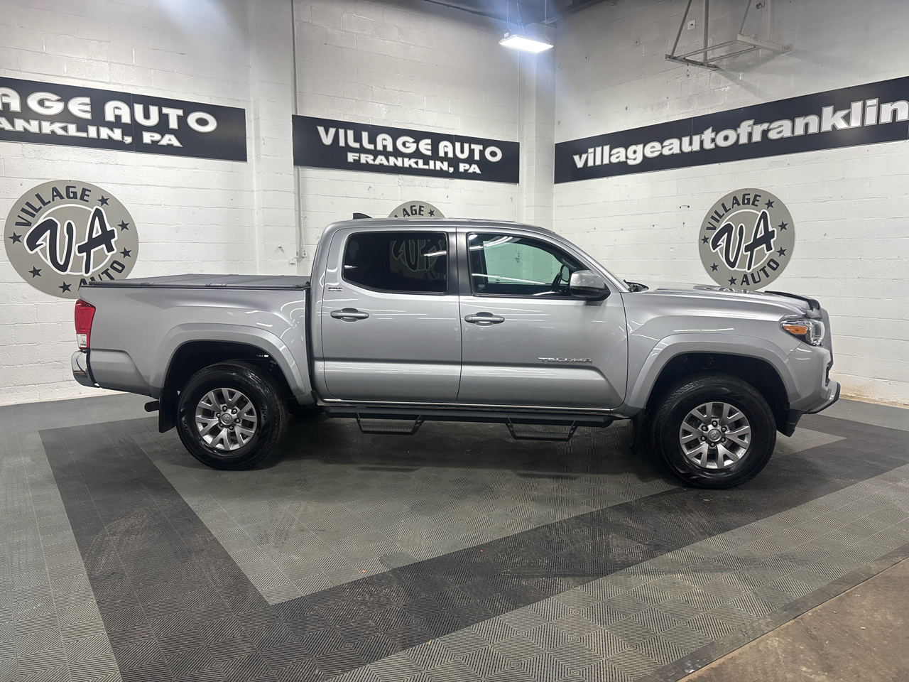 Toyota Tacoma 4WD Double Cab V6 AT SR5 (Natl) 2016