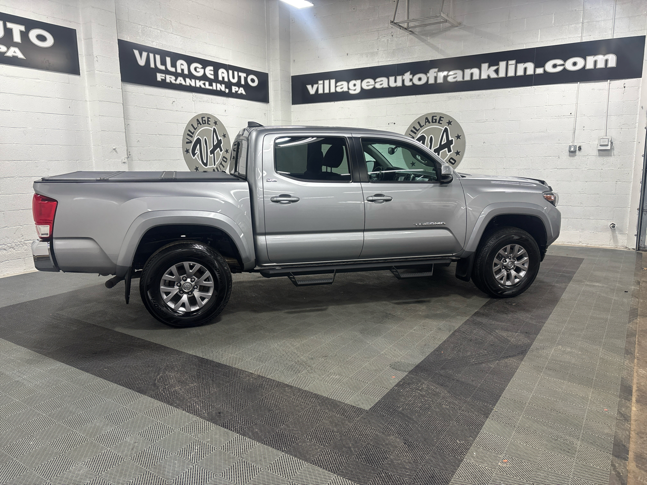 Toyota Tacoma 4WD Double Cab V6 AT SR5 (Natl) 2016