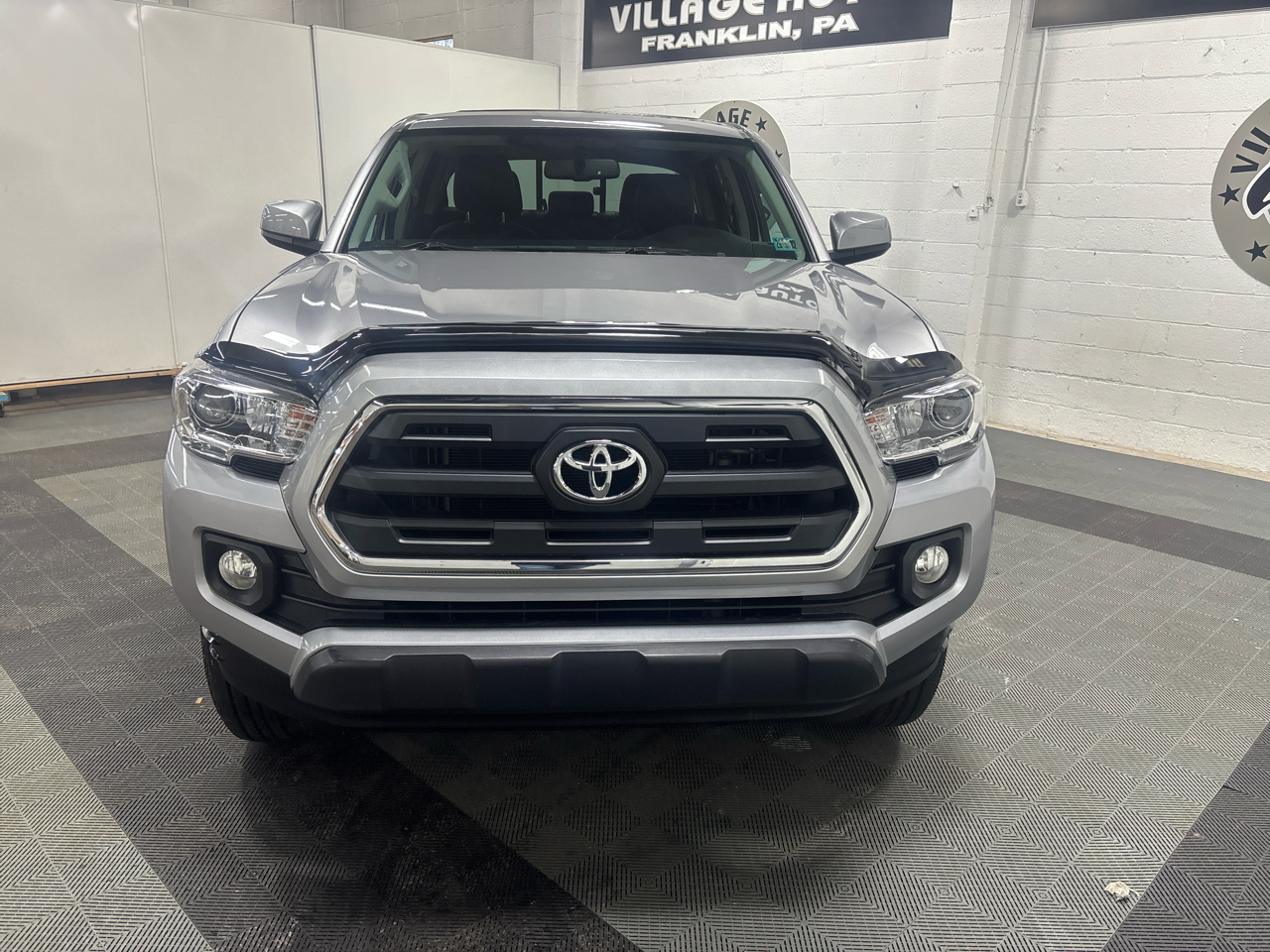 Toyota Tacoma 4WD Double Cab V6 AT SR5 (Natl) 2016