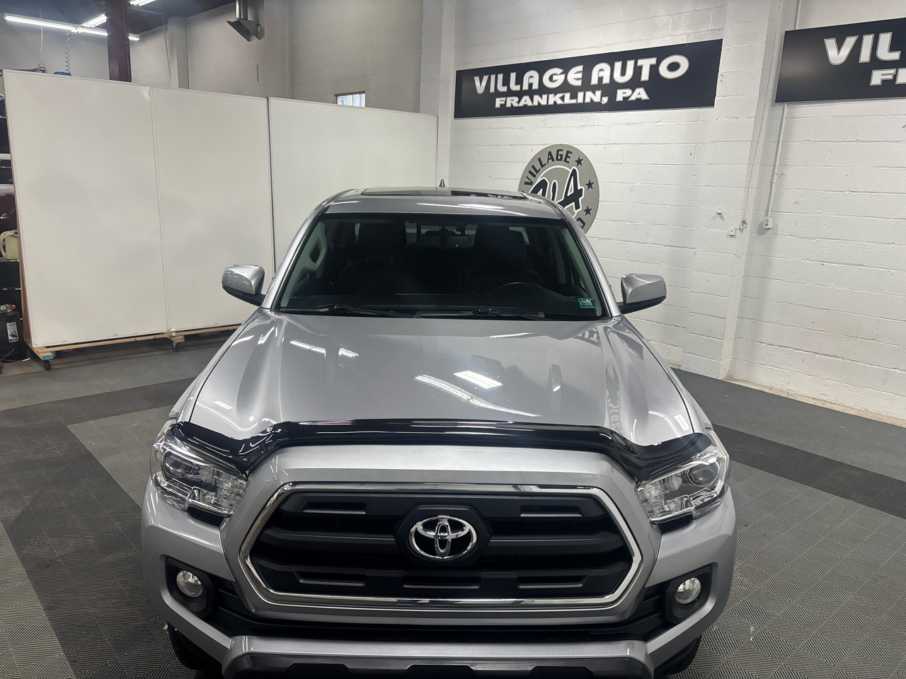 Toyota Tacoma 4WD Double Cab V6 AT SR5 (Natl) 2016