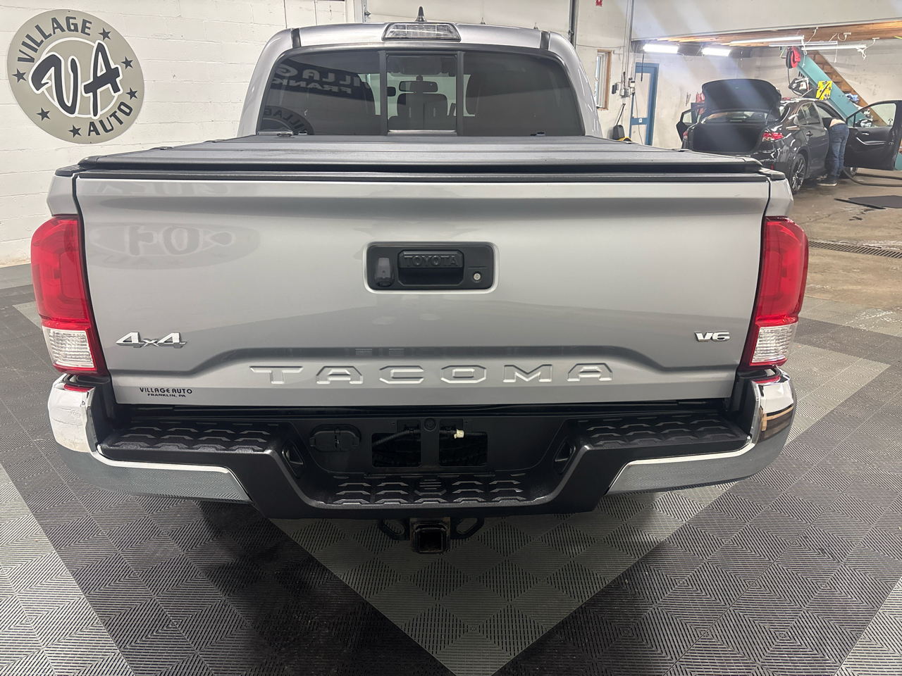 Toyota Tacoma 4WD Double Cab V6 AT SR5 (Natl) 2016