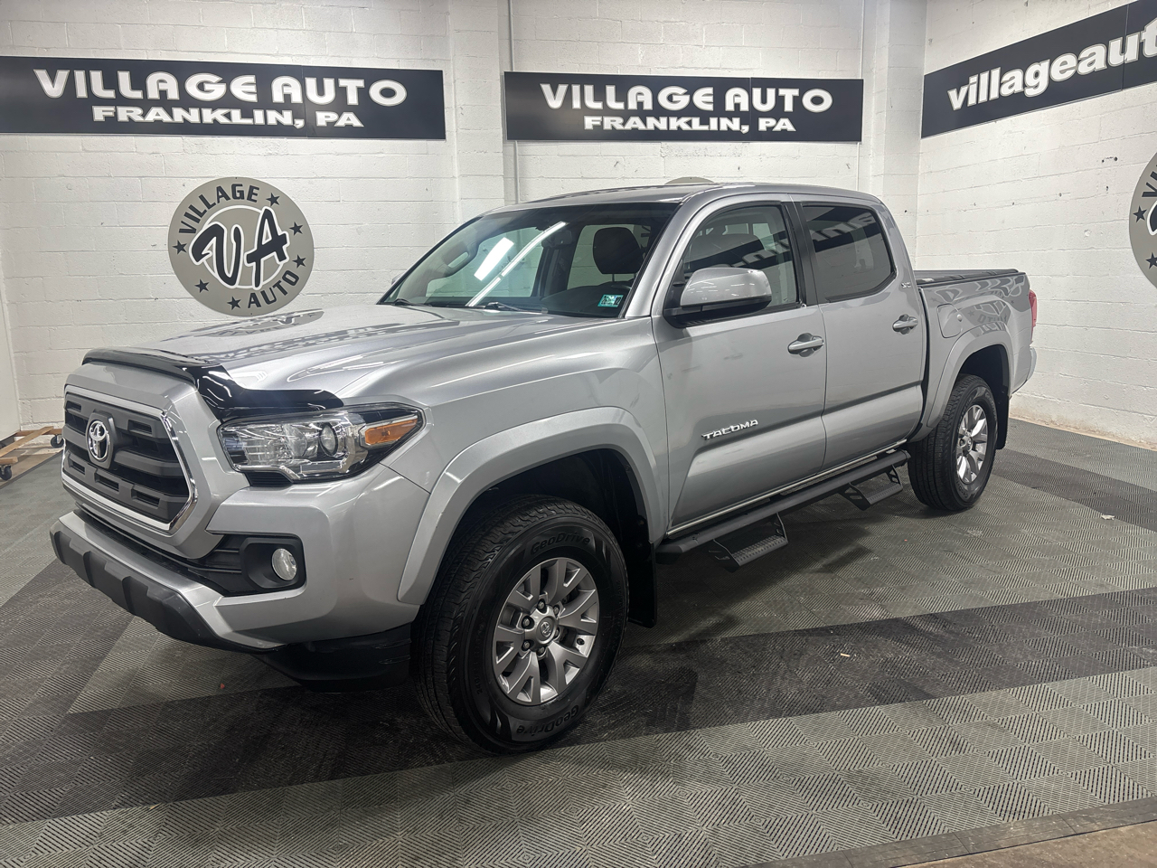 Toyota Tacoma 4WD Double Cab V6 AT SR5 (Natl) 2016