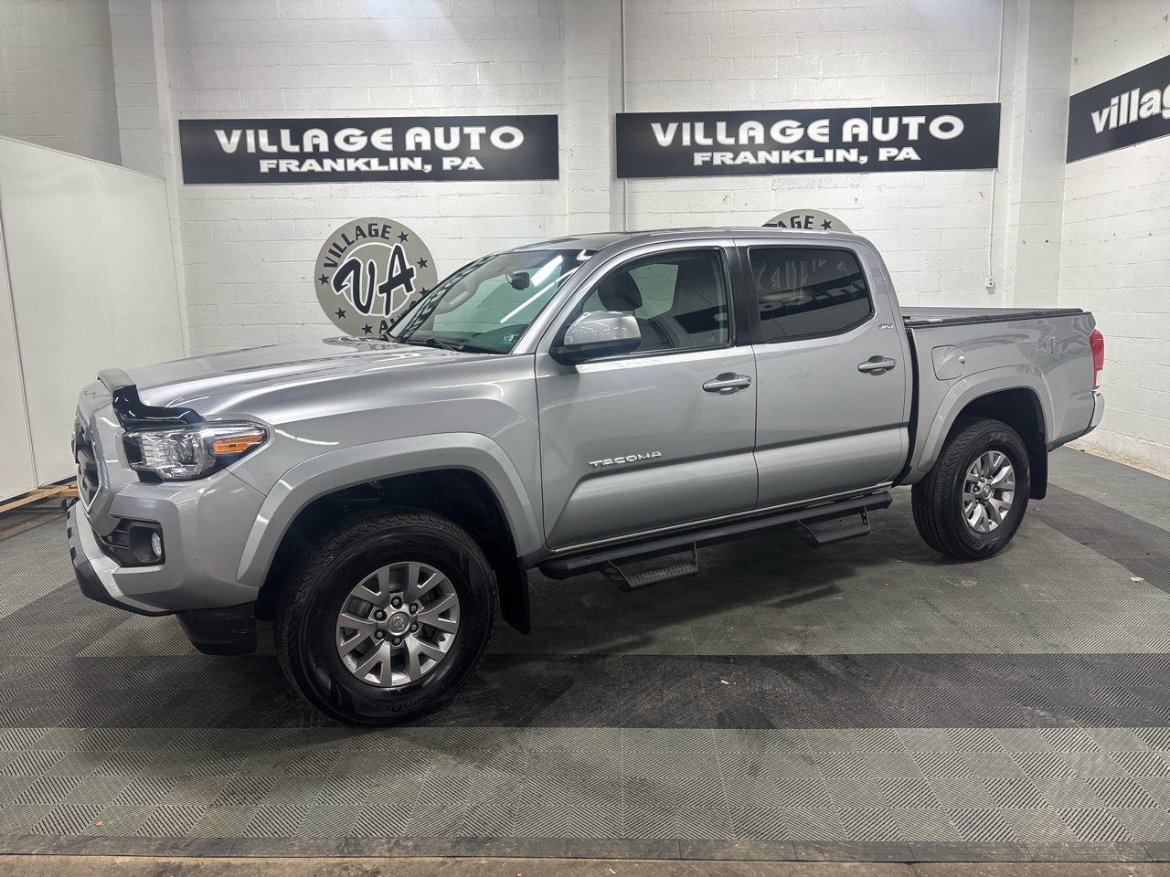 Toyota Tacoma 4WD Double Cab V6 AT SR5 (Natl) 2016