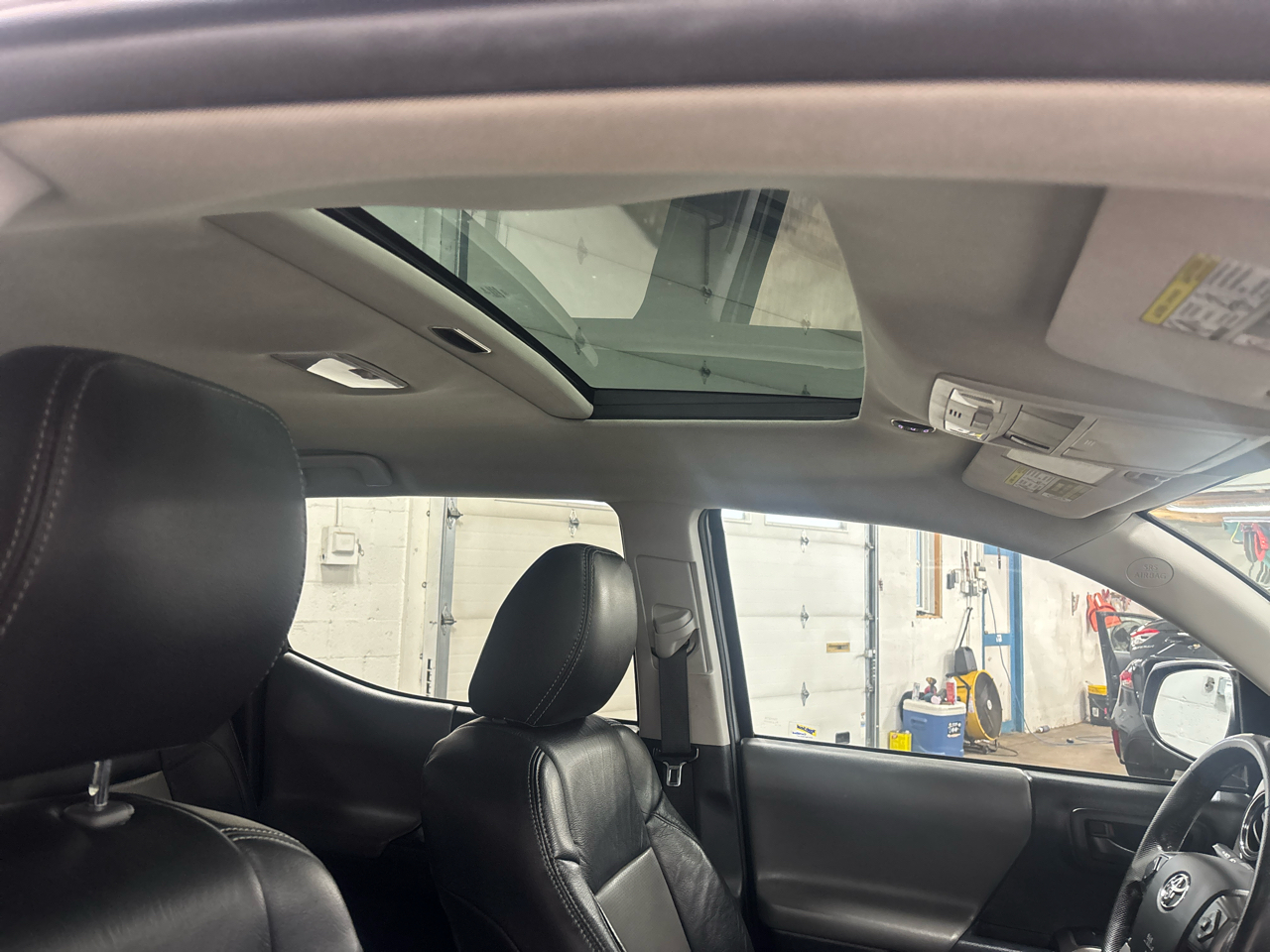 Toyota Tacoma 4WD Double Cab V6 AT SR5 (Natl) 2016