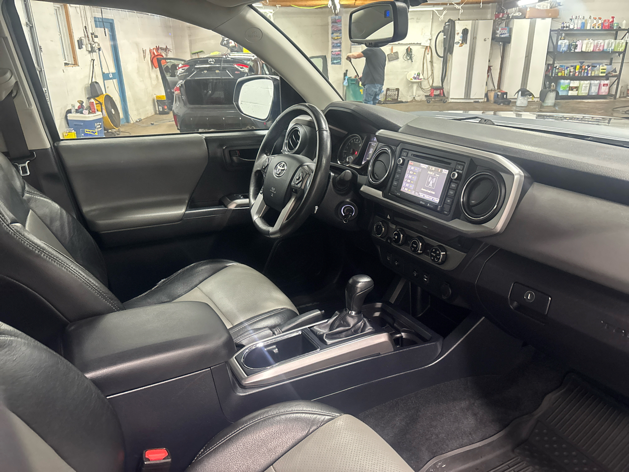 Toyota Tacoma 4WD Double Cab V6 AT SR5 (Natl) 2016