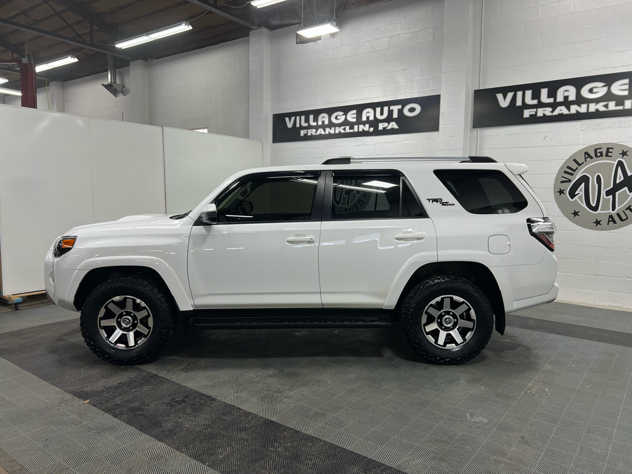 Toyota 4Runner TRD Off Road 4WD (Natl) 2018