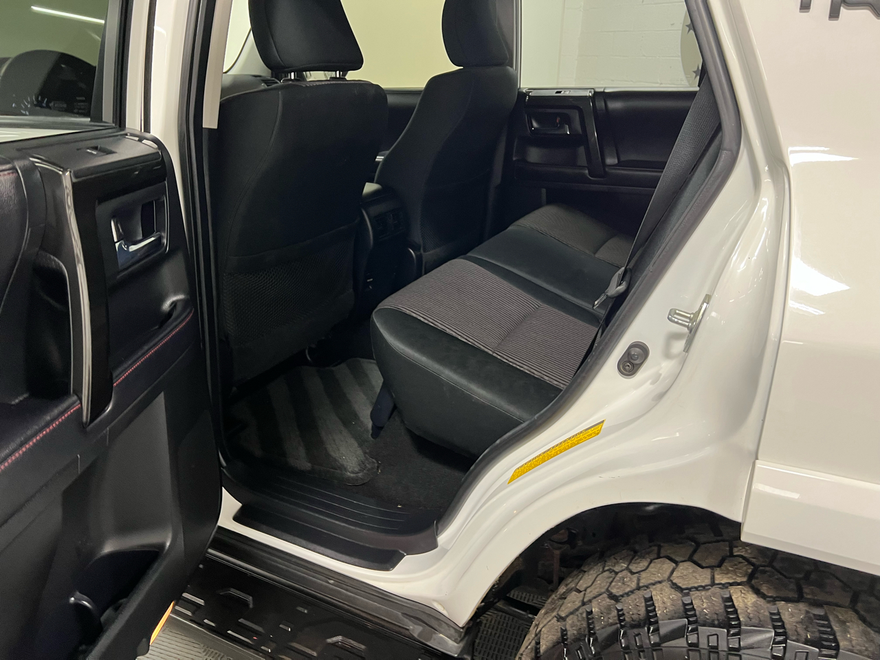 Toyota 4Runner TRD Off Road 4WD (Natl) 2018