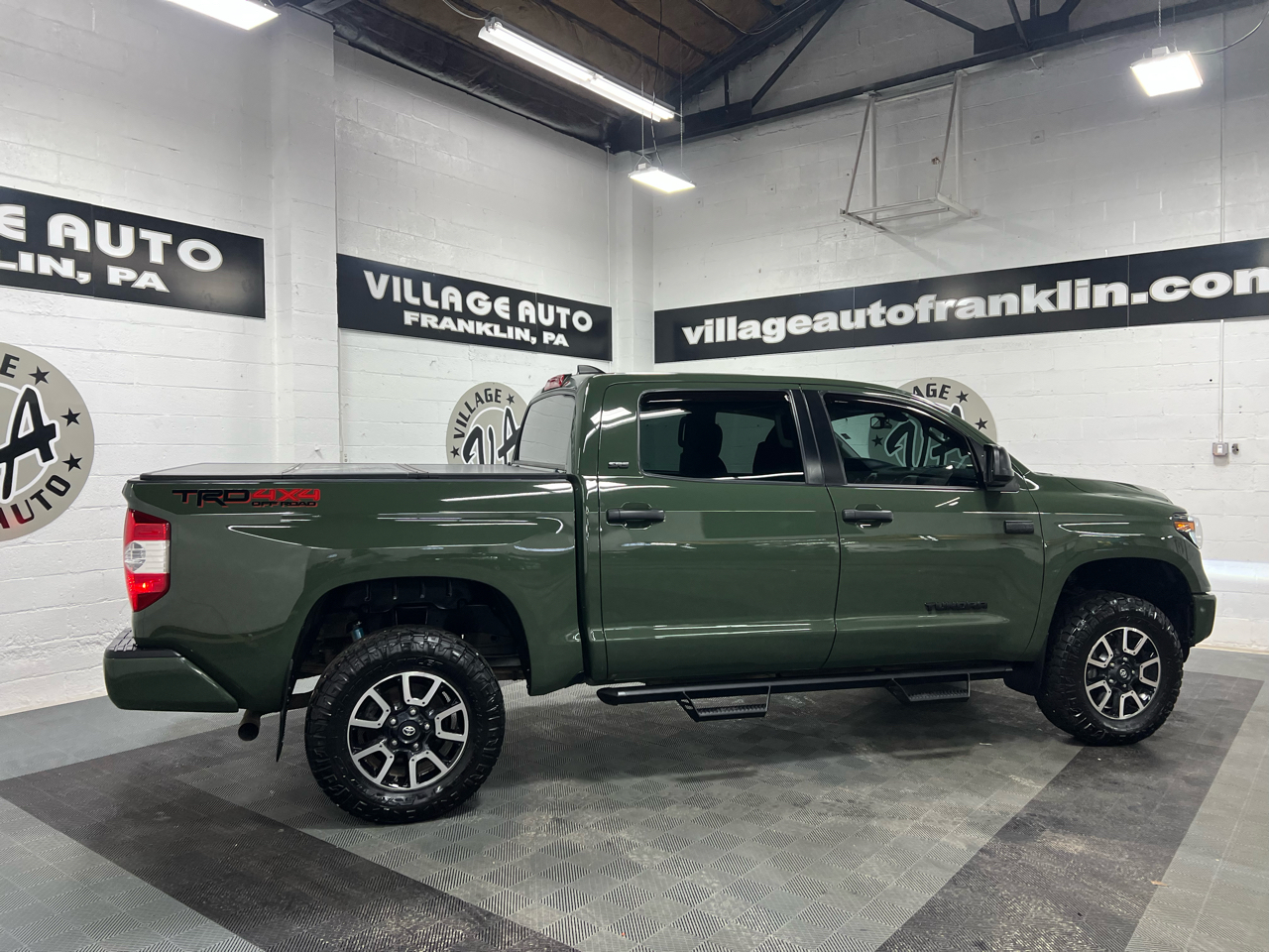 Toyota Tundra SR5 5.7L V8 CrewMax 4WD 2021