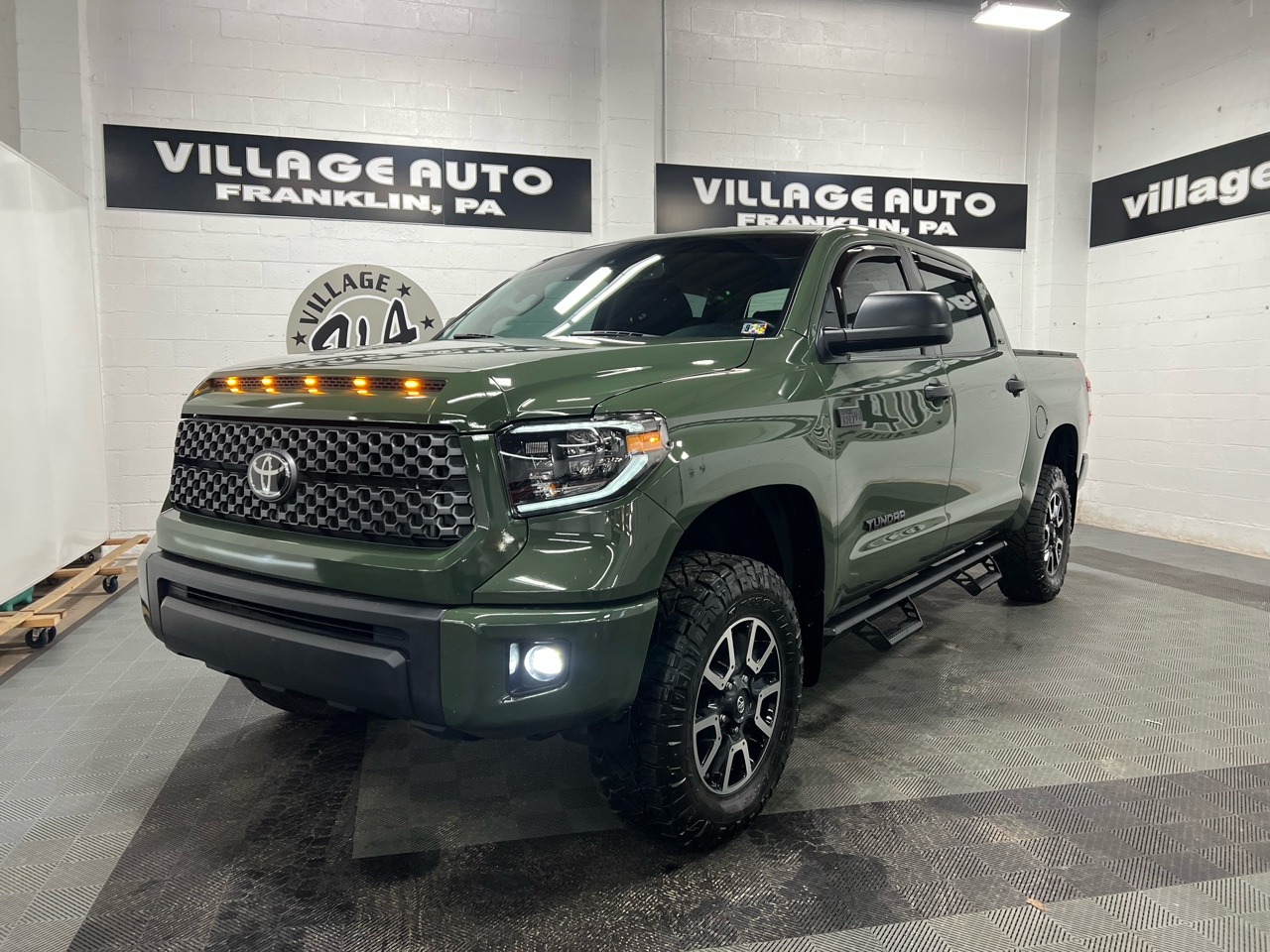 Toyota Tundra SR5 5.7L V8 CrewMax 4WD 2021