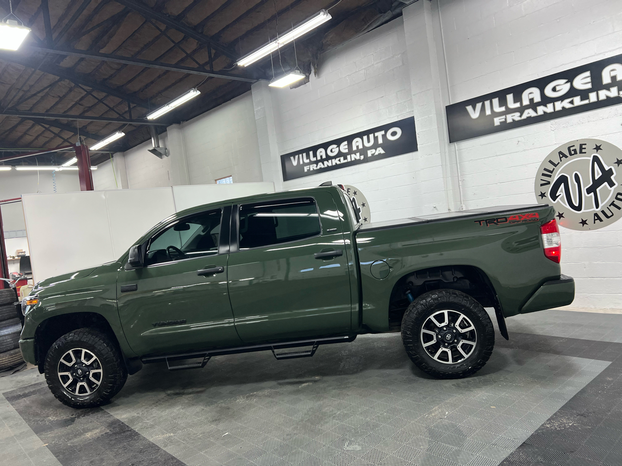 Toyota Tundra SR5 5.7L V8 CrewMax 4WD 2021
