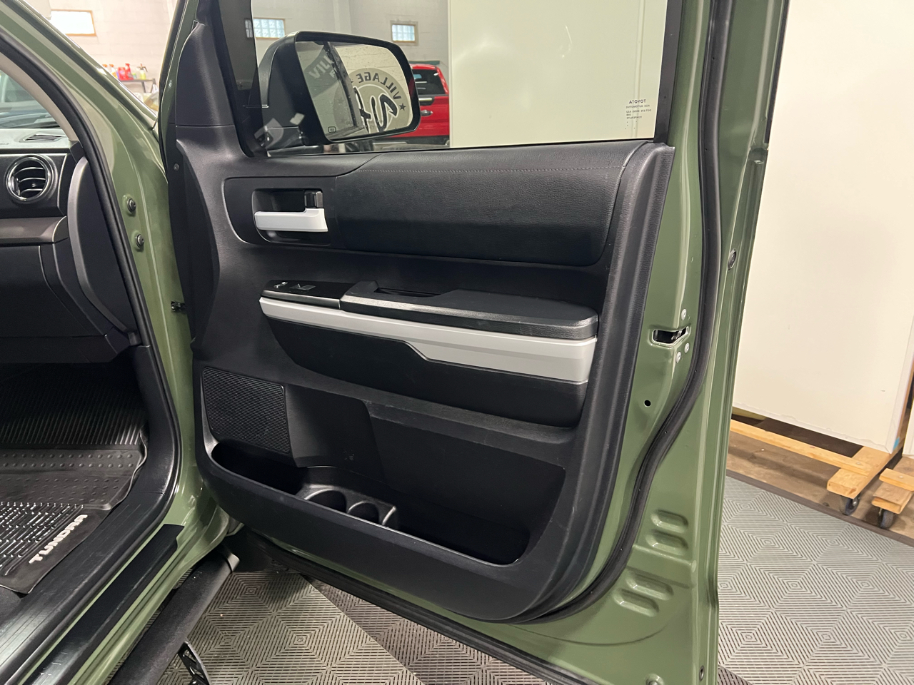 Toyota Tundra SR5 5.7L V8 CrewMax 4WD 2021