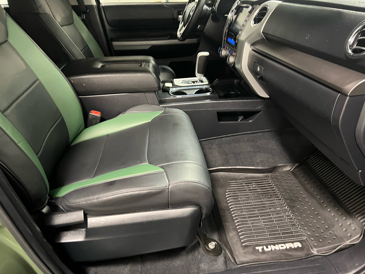 Toyota Tundra SR5 5.7L V8 CrewMax 4WD 2021