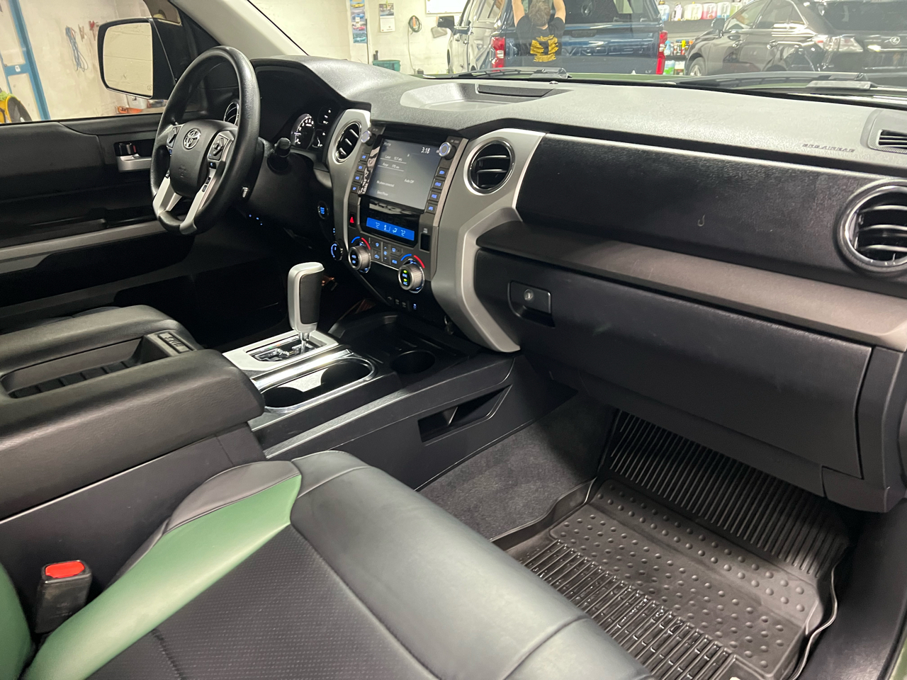 Toyota Tundra SR5 5.7L V8 CrewMax 4WD 2021