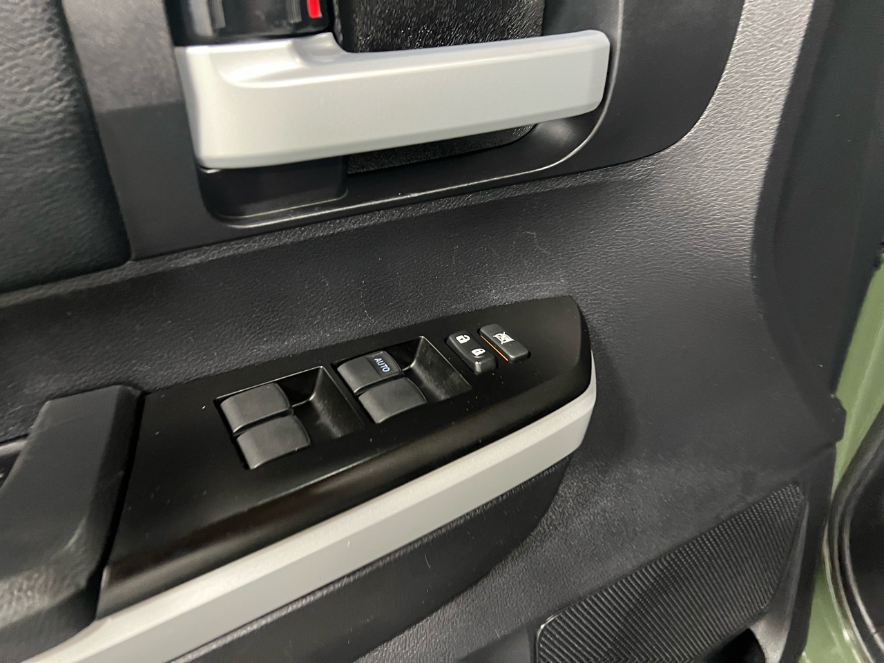 Toyota Tundra SR5 5.7L V8 CrewMax 4WD 2021