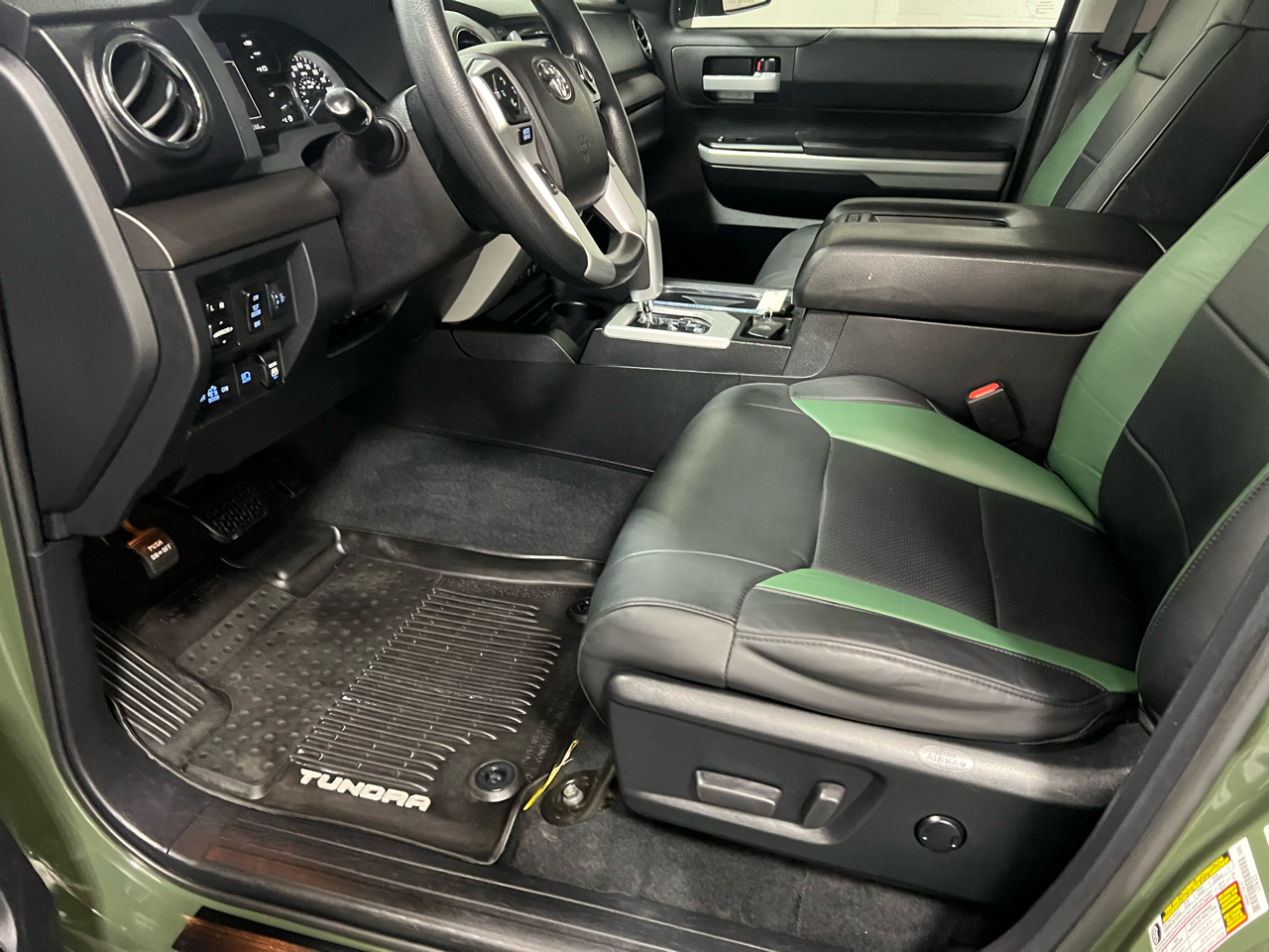 Toyota Tundra SR5 5.7L V8 CrewMax 4WD 2021