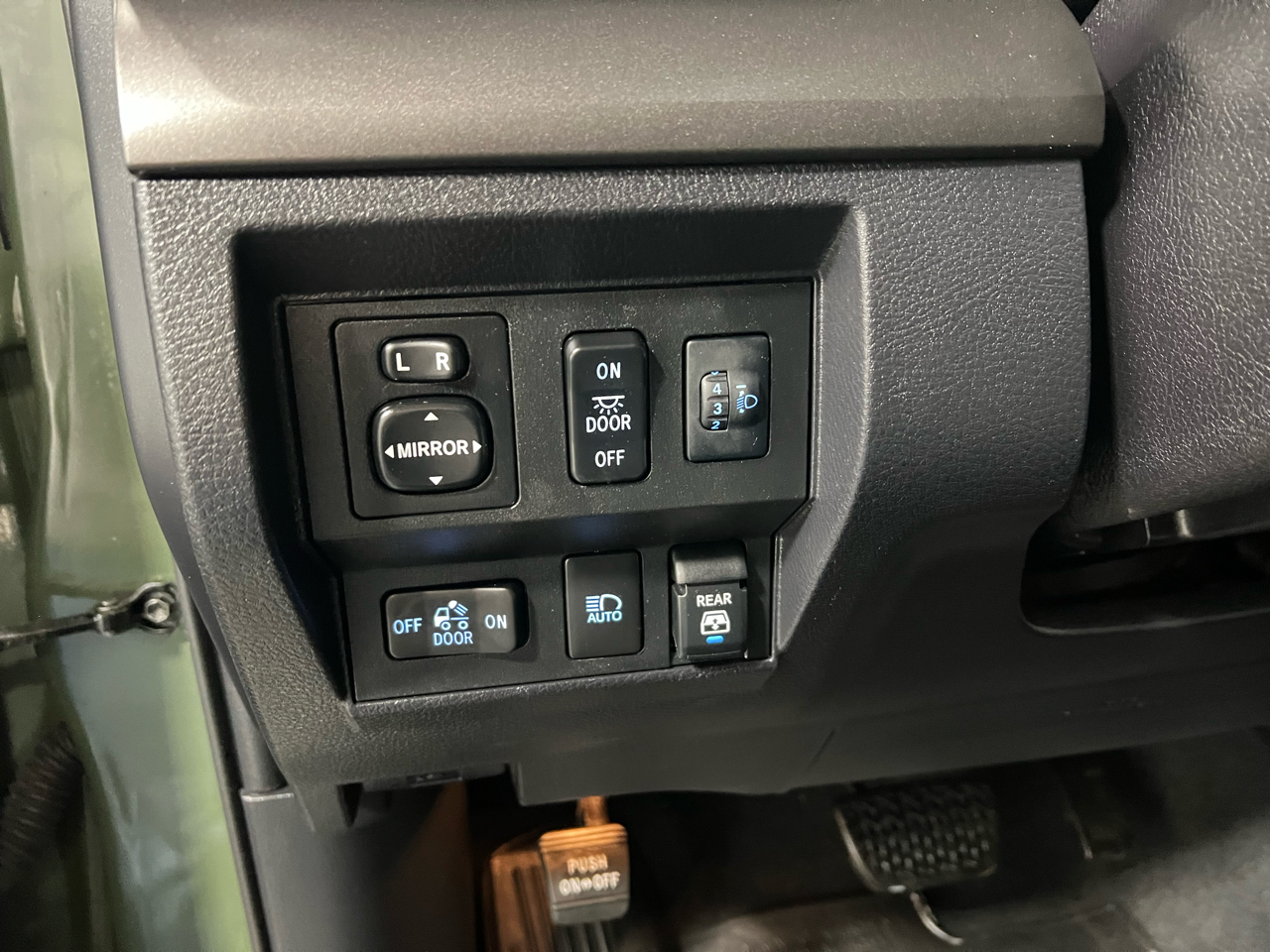 Toyota Tundra SR5 5.7L V8 CrewMax 4WD 2021