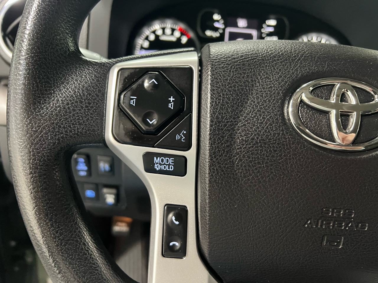 Toyota Tundra SR5 5.7L V8 CrewMax 4WD 2021