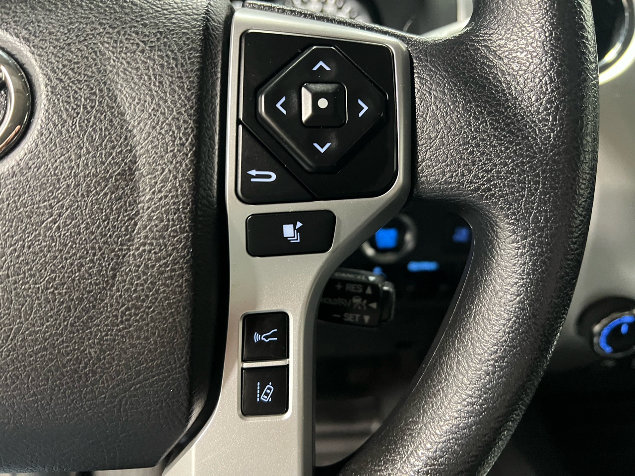 Toyota Tundra SR5 5.7L V8 CrewMax 4WD 2021