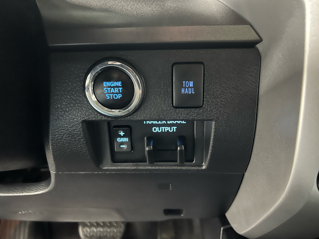 Toyota Tundra SR5 5.7L V8 CrewMax 4WD 2021