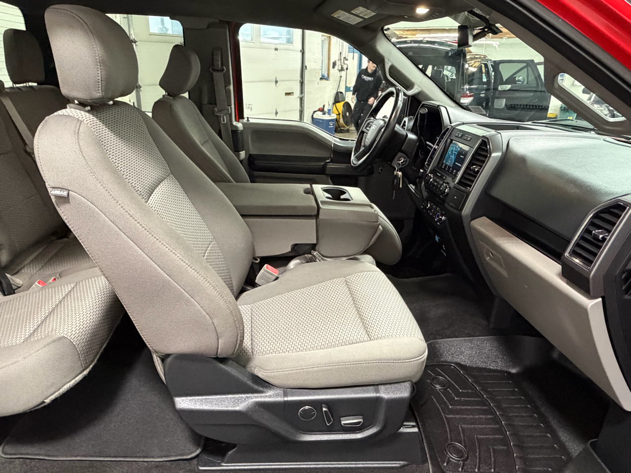 Ford F-150 4WD SuperCab 133" FX4 2018