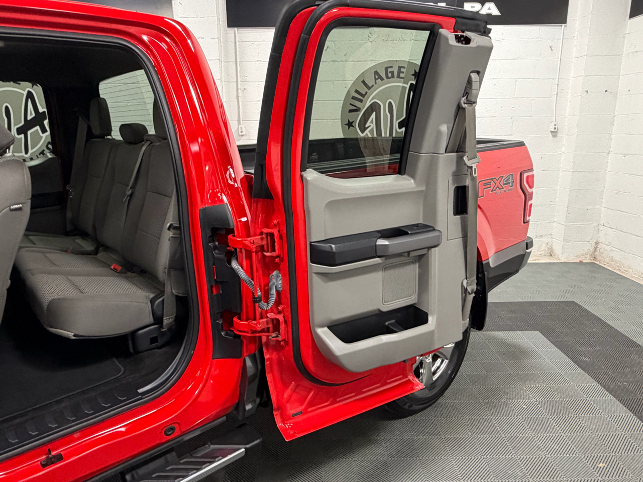 Ford F-150 4WD SuperCab 133" FX4 2018