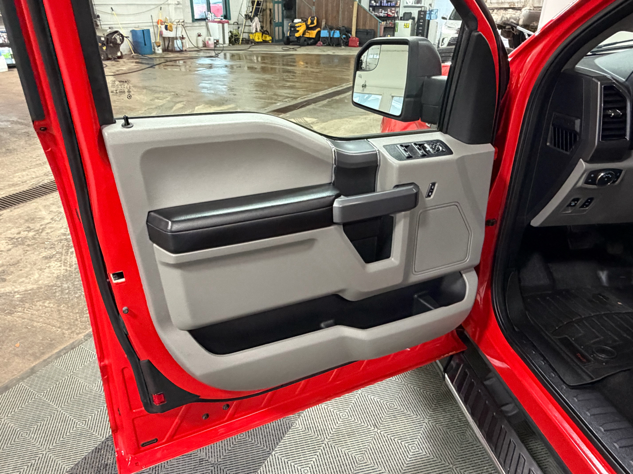 Ford F-150 4WD SuperCab 133" FX4 2018