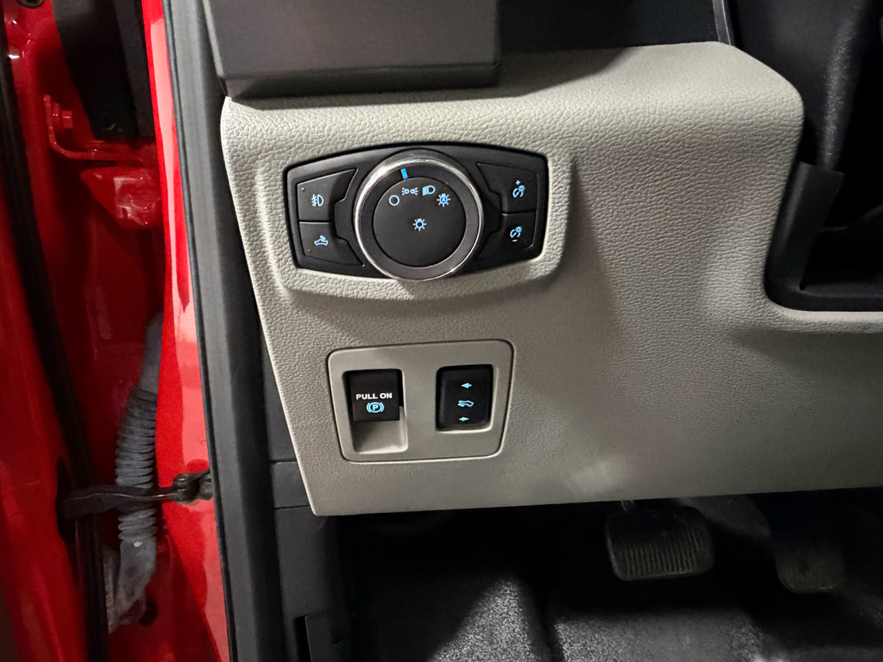 Ford F-150 4WD SuperCab 133" FX4 2018