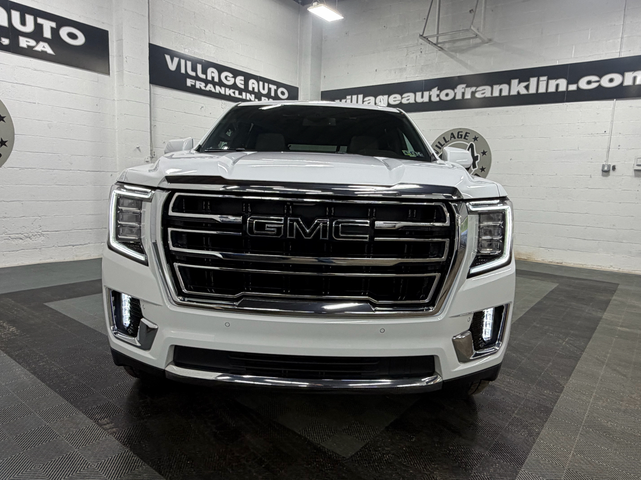 GMC Yukon SLT 4WD 2023